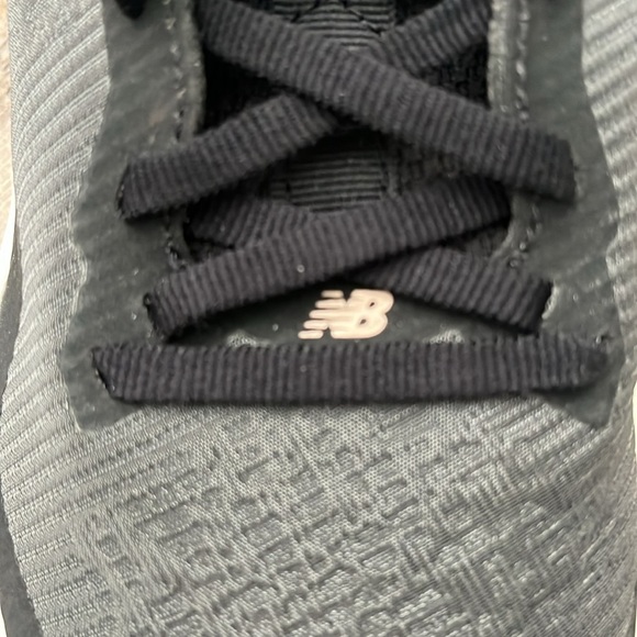 Size 8 Brand New New Balance Sneakers - Picture 13 of 13